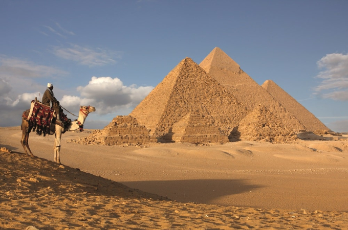Dovolena v Egyptu pri pyramidach